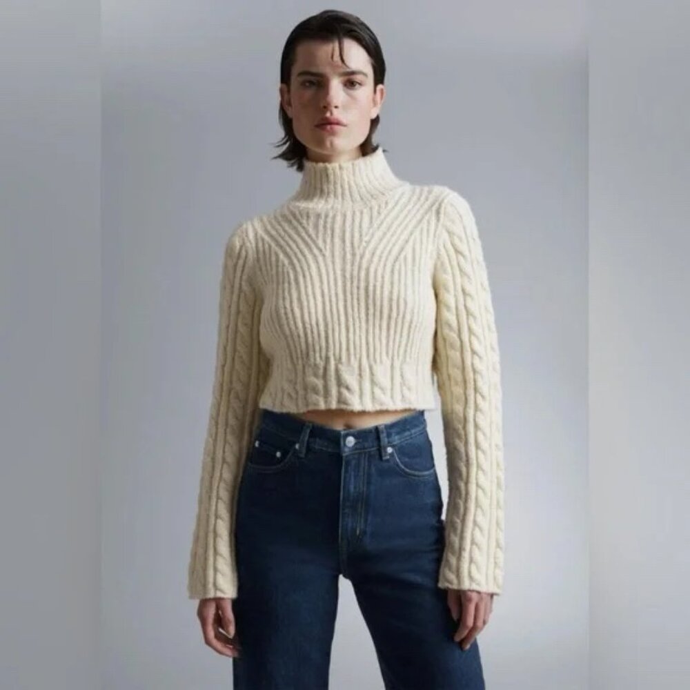 ✨ & Other Stories Cropped Cable Knit Sweater — Cream — Size Medium